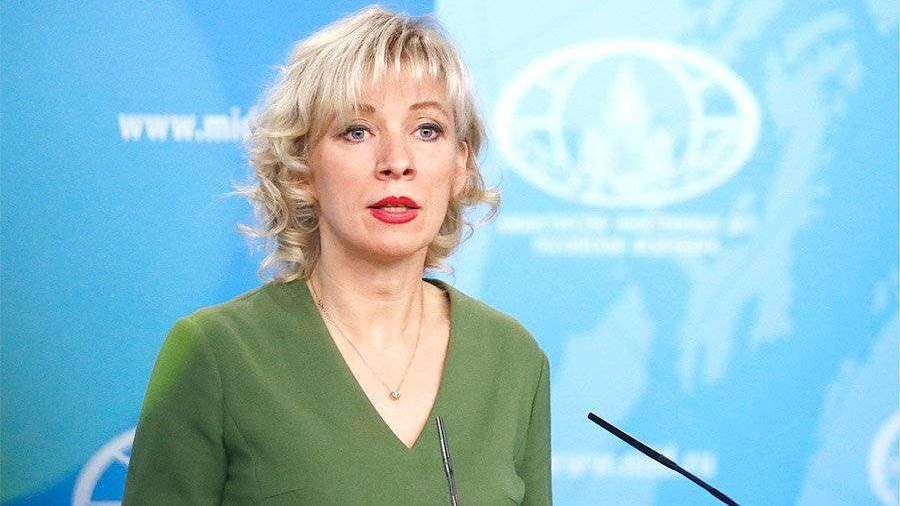 Порошенко осатанел: Захарова ответила на слова украинского лидера о бедности из-за России Порошенко осатанел: Захарова ответила на слова украинского лидера о бедности из-за России